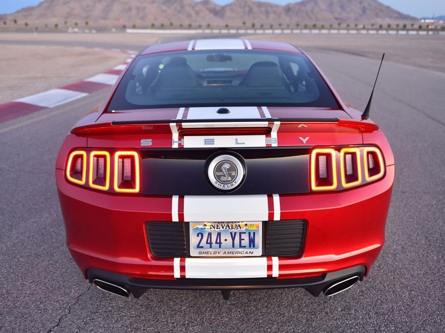  Shelby GT500 Super Snake 2013 года  (фото 6 из 8)